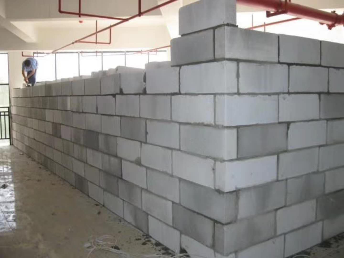 轻质板蒸压加气混凝土砌块承重墙静力和抗震性能的研究